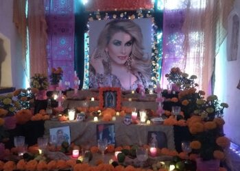 Un homenaje a la memoria: la ofrenda monumental en la Casa Fuerte de Emilio Fernández