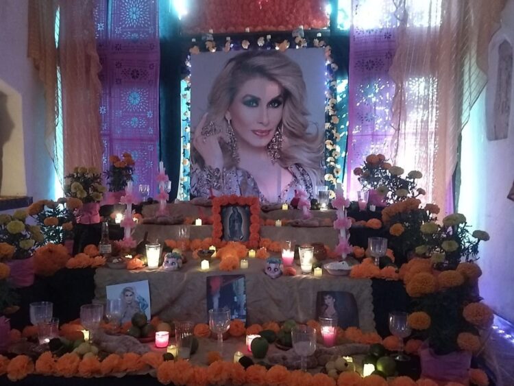 Un homenaje a la memoria: la ofrenda monumental en la Casa Fuerte de Emilio Fernández