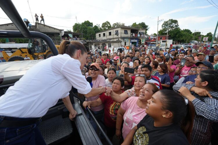 Claudia Sheinbaum recorre El Higo, Veracruz, municipio afectado por las lluvias