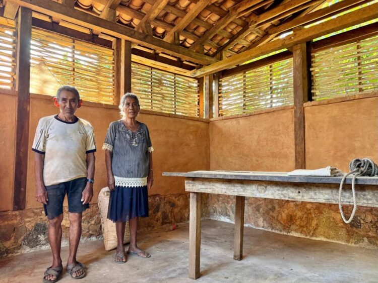 Cacahuatepec, Acapulco, reconstruye sus hogares tras los huracanes Otis y John