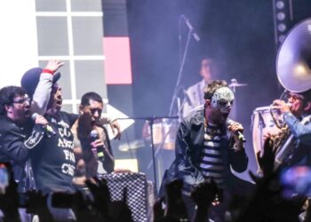 Damon Albarn se consagra como director musical de la comuna mexicana e internacional África Express