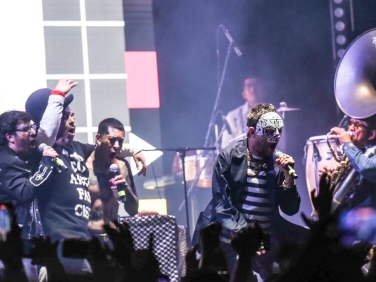 Damon Albarn se consagra como director musical de la comuna mexicana e internacional África Express