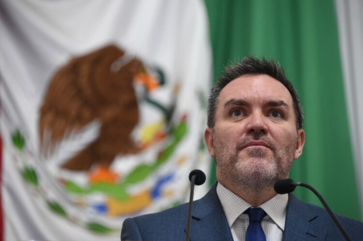 Federico Döring toma la palabra en la tribuna de la Cámara de Diputados durante denuncia sobre huachicol fiscal en Coahuila.
