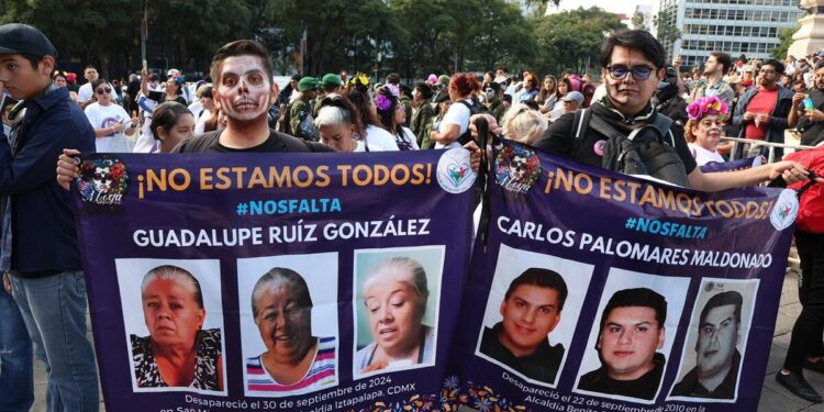 Color, música y tradición en la Mega Procesión de las Catrinas 2025 en la CDMX