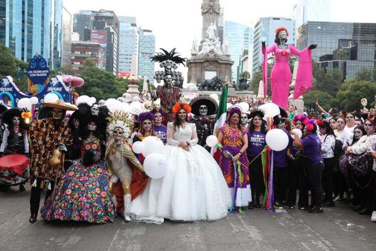 México, 26 oct. Desfile de Catrinas en la Ciudad de México. AMEXI/FOTO: La Isabel