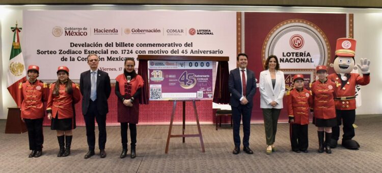 Develan billete conmemorativo por los 45 años de la COMAR. 19 de octubre, 2025. AMEXI / FOTO: Cortesía SEGOB