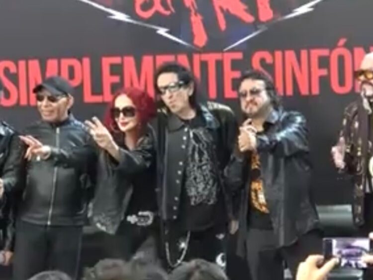 Alex Lora busca institucionalizar el Día del Rock, mientras hace expo en el Chopo (VIDEO)