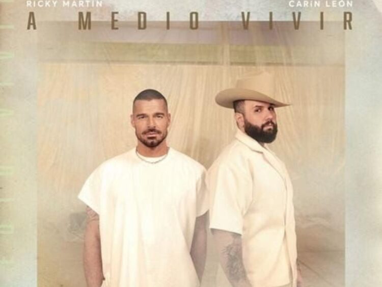 Carín León revive “A Medio Vivir”: el clásico de Ricky Martin