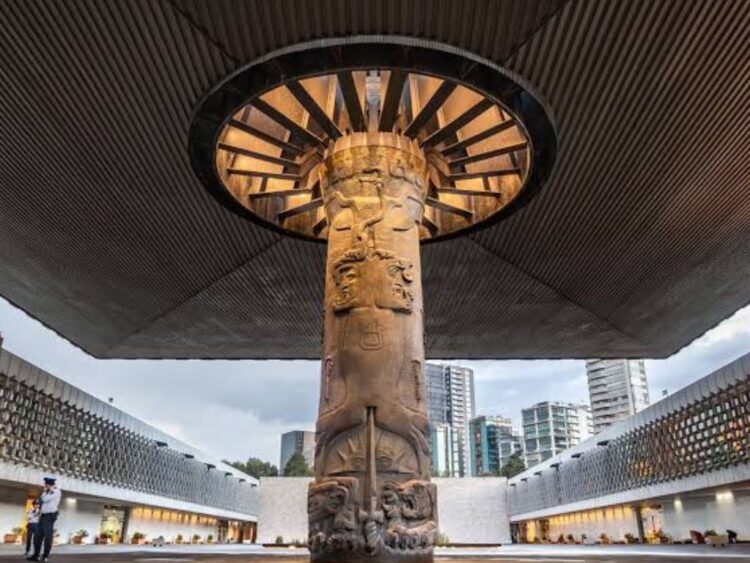 autoridades del INAH