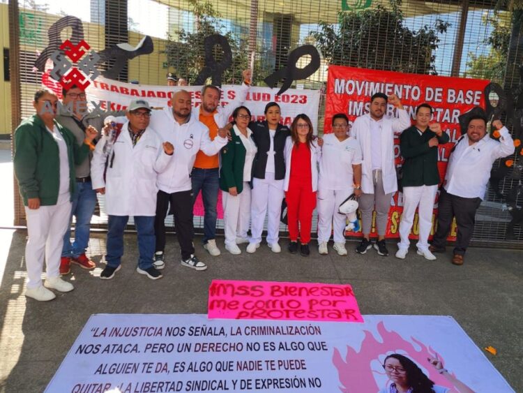 FINTRAS. Manifestación por la reinstalación de María Belén Benítez López, secretaria de Estrategia y Fortalecimiento Sindical. AMEXI Foto Florentino López