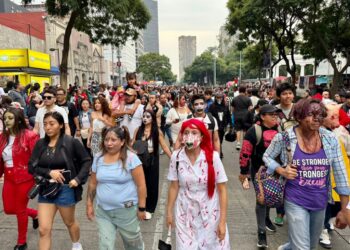 Zombie Walk CDMX 2025: Marcha Zombie llega al Zócalo.