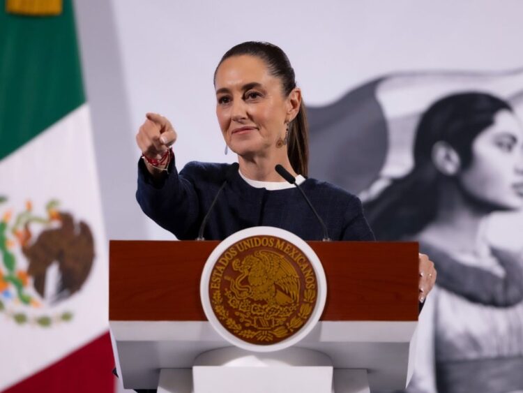 A un año de gobierno, María Elena Morera, presidenta de Causa en Común, aseguró que Claudia Sheinbaum "navega entre dos fuegos". Por creciente presión de EU