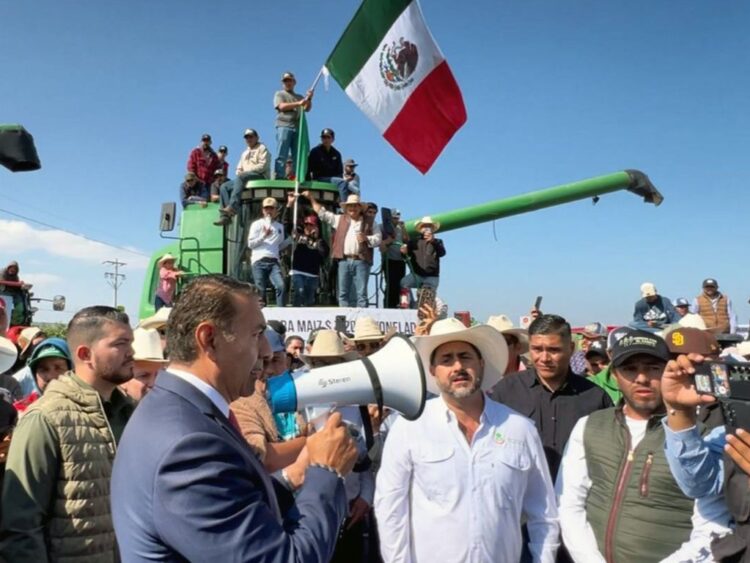 Agricultores de Jalisco bloquean carreteras en demanda de precios justos del maíz