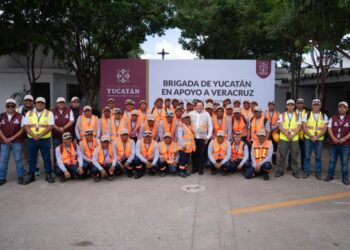 Yucatán envía maquinaria y brigada de apoyo a zonas devastadas por lluvias en Veracruz 