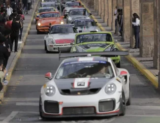 Piloto de la Carrera Panamericana 2025 se accidenta en Michoacán