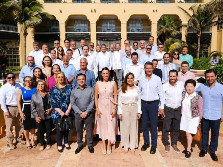 Josefina Rodríguez y Mara Lezama se reúnen con hoteleros de Quintana Roo