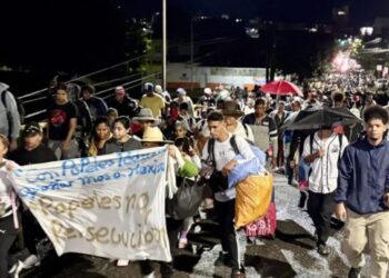 Caravana de migrantes no busca llegar a Estados Unidos, sino a la CDMX para regularizar su estancia