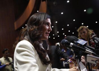 Legisladores y funcionarios deben informar si tienen notificación de revocación de visa a EU: Kenia López