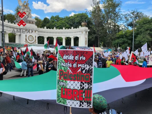 Desde el Rio, hasta el mar, una de las consignas de la marcha en solidaridad con Palestina, este 7 de octubre en la CDMX
