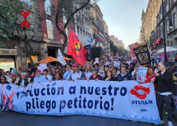 El 29 de octubre, el STUNAM realizó una marcha multitudinaria, de la rotonda de las mujeres que luchan, al zócalo de la CDMX, para exigir aumento salarial del 20% en el marco de su emplazamiento a huelga