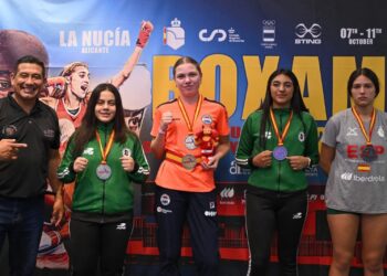 Alumna de Cecytem gana plata en torneo de box en España. AMEXI / Foto Cortesía CECYTEM