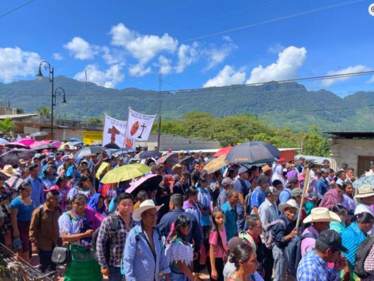 Movilización en defensa de los manantiales amenazados por la supercarretera Palenque-Ocosingo. AMEXI