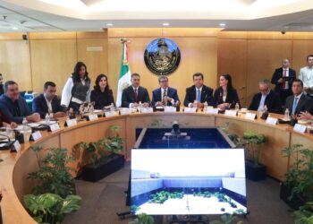 Bonos al alza. Omar García Harfuch en reunión con la Jucopo de la Cámara de Diputados. AMEXI Foto Cámara de Diputados