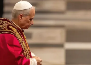 Papa León. En el Editorial Desde la Fe, la Iglesia Católica refirió que se debe reconocer que los pobres no son "los otros" sino con de nosotros.