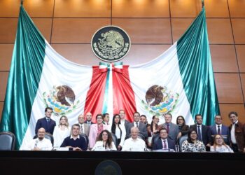 Director de Pemex presume combate al huachicol,