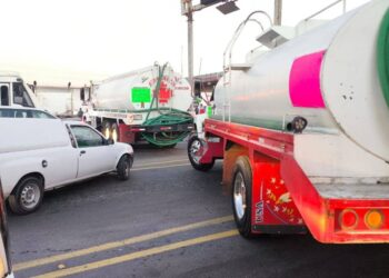 Piperos bloquean la carretera México-Texcoco, en Los Reyes La Paz. 27 de octubre de 2025. Foto RRSS