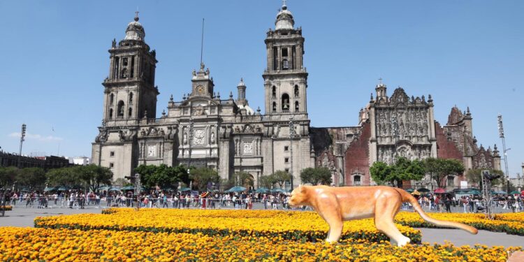 Previo a la inauguración de la Ofrenda Monumental en el Zócalo