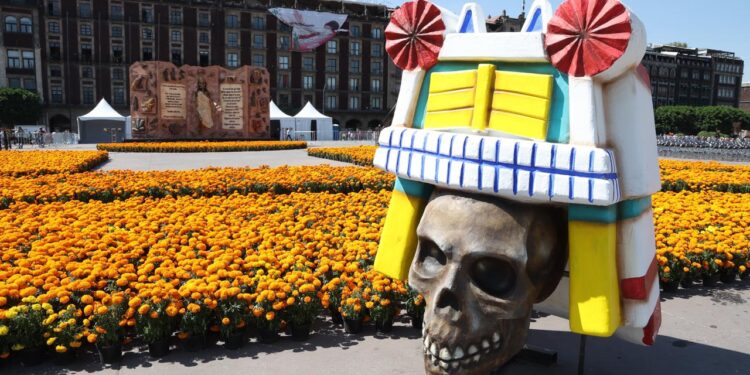 Previo a la inauguración de la Ofrenda Monumental en el Zócalo