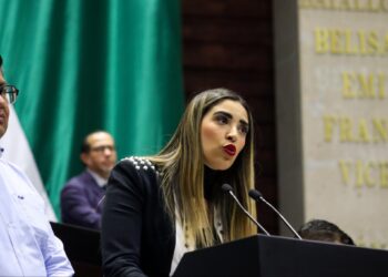 Ciudad de México. 26 de octubre, 2025. Proponen prohibir cirugías estéticas en menores de 18 años. AMEXI / FOTO: @MaTeresaEalyMx