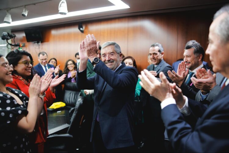 De la Fuente exhibe su lado más 4T