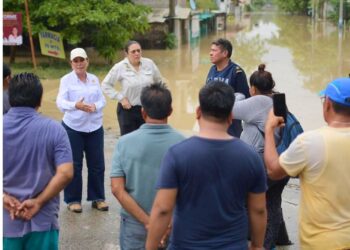 Rocío Nahle. Críticas por calificar de 'ligero desbordamiento' el del río Cazones, que causó grandes inundaciones en Veracruz. AMEXI