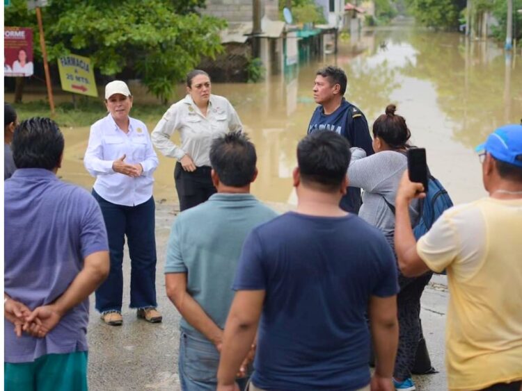 Rocío Nahle. Críticas por calificar de 'ligero desbordamiento' el del río Cazones, que causó grandes inundaciones en Veracruz. AMEXI