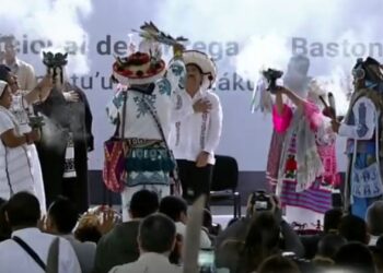 Alertan laicos que México vive un proceso preocupante del uso de los símbolos religiosos en actos públicos para manipular a la población.
