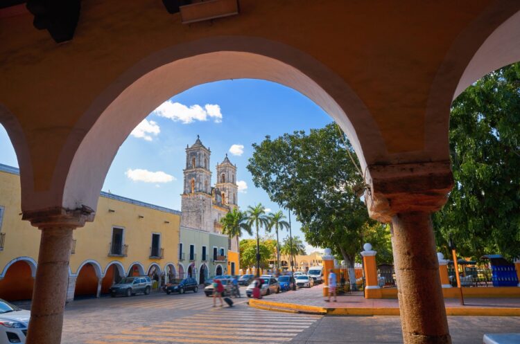 Visitantes extranjeros gastan más en México durante las vacaciones de verano 2025