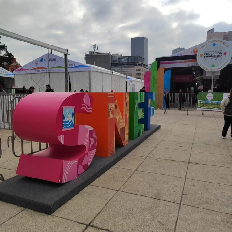 Educación financiera debe acompañar a programas sociales: Condusef