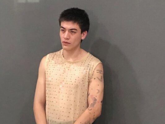 Matías Gruener lleva su música a la pasarela con causa Runway Together (VIDEO)