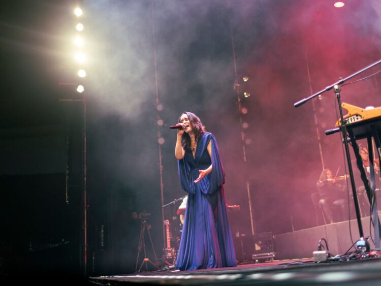 Julieta Venegas en el Cervantino: Una noche sinfónica inolvidable