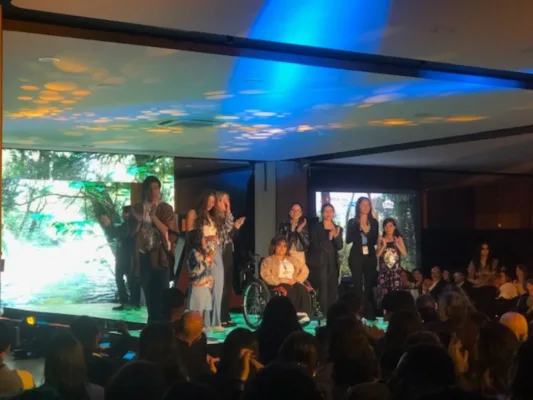 Matías Gruener lleva su música a la pasarela con causa Runway Together (VIDEO)