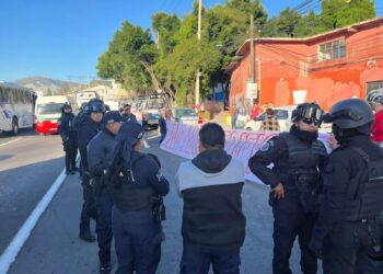 Vecinos en Tlalnepantla denuncia abuso policial. AMEXI Foto X