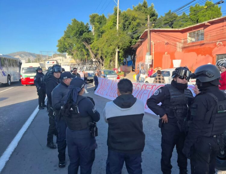 Vecinos en Tlalnepantla denuncia abuso policial. AMEXI Foto X