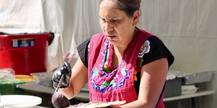 Miles disfrutan la Feria de los Moles