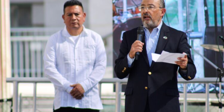 Miles disfrutan la Feria de los Moles