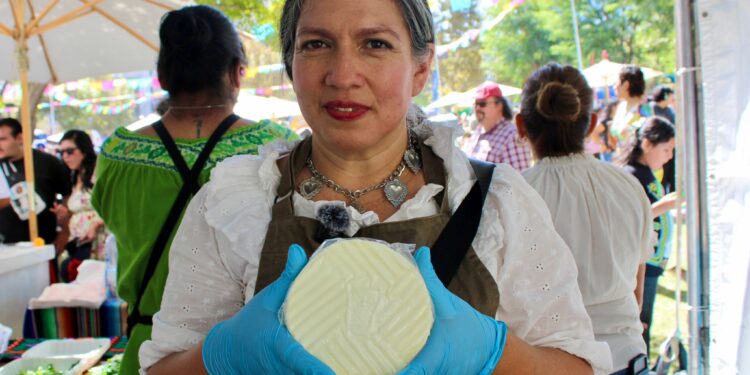 Miles disfrutan la Feria de los Moles