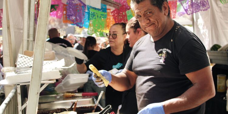 Miles disfrutan la Feria de los Moles