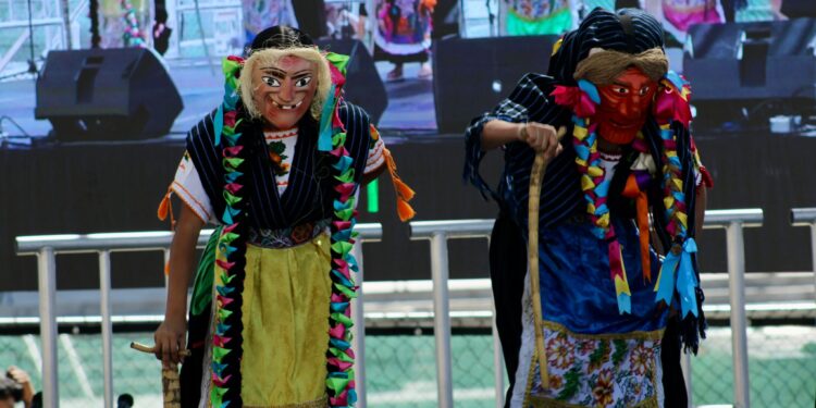 Miles disfrutan la Feria de los Moles