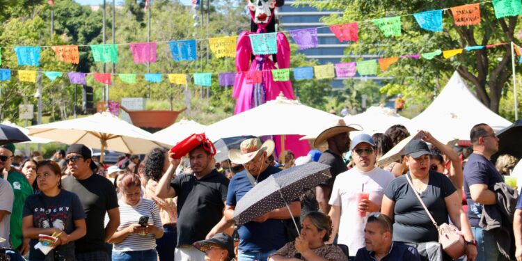 Miles disfrutan la Feria de los Moles